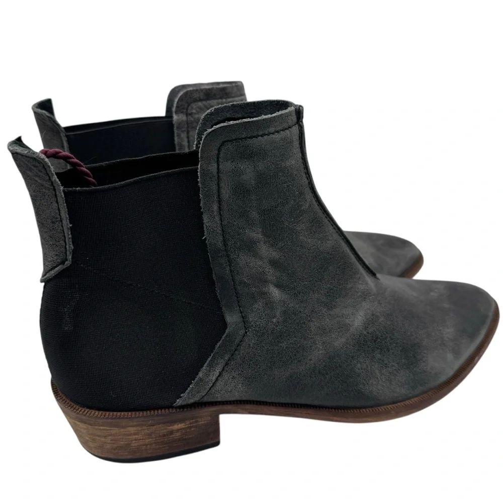 Women’s Made in Spain Gray and Black Leather Chelsea Boots - Size 37/ US 6.5-7